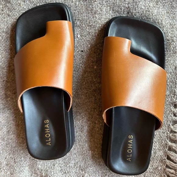 ALOHAS Brown and Black Sandals - Picture 7 of 13